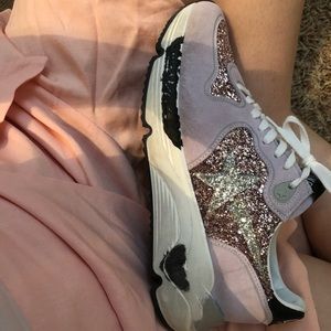 EUC GOLDEN GOOSE
Running sole sneakers in pink suede Spring/Summer line 2019